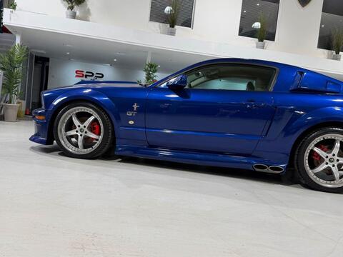 Ford Mustang GT 2004 4.6 v8 Cervini kit