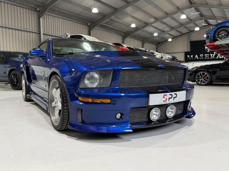 Ford Mustang GT 2004 4.6 v8 Cervini kit