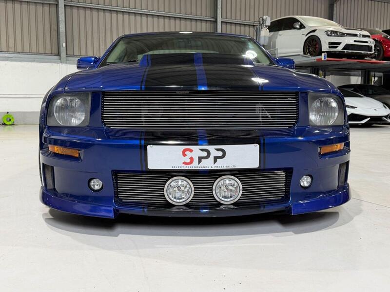 Ford Mustang GT 2004 4.6 v8 Cervini kit