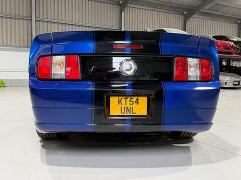 Ford Mustang GT 2004 4.6 v8 Cervini kit