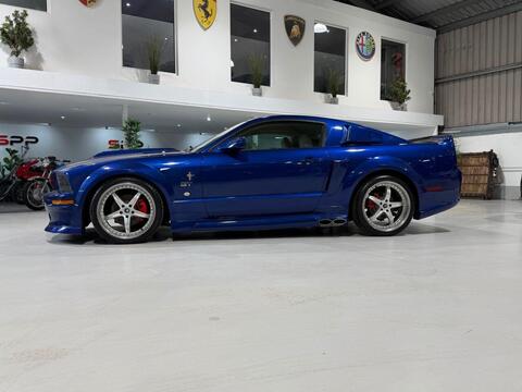 Ford Mustang GT 2004 4.6 v8 Cervini kit